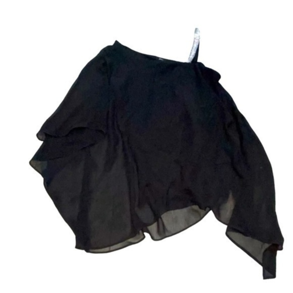 NEW WITHOUT TAGS - Roz & Ali Asymmetrical Sheer Top